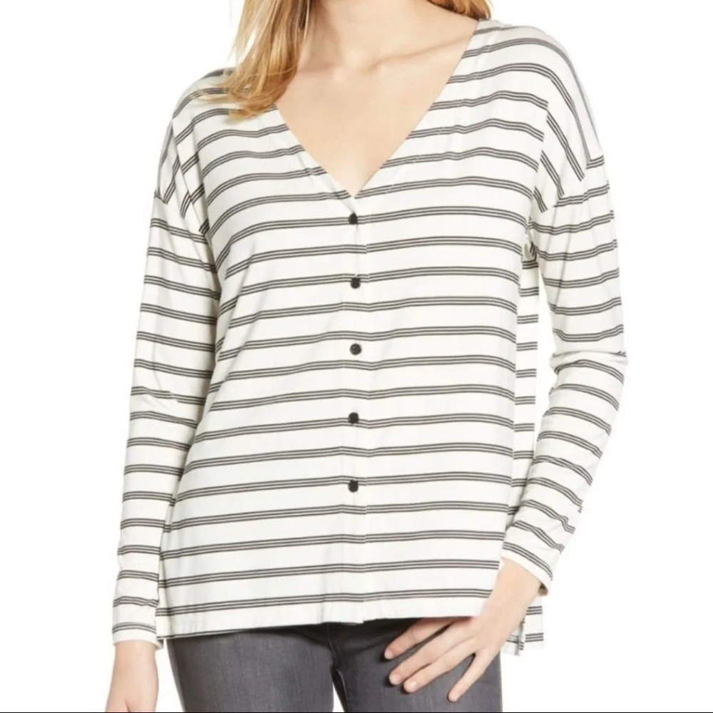 Cupcakes and Cashmere Black White Striped Split Hem Long Sleeve Buttondown Top - Picture 1 of 11